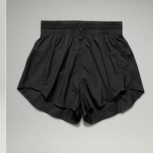 Lululemon Step Out High Rise Short 3” packable water repellent 8 layer